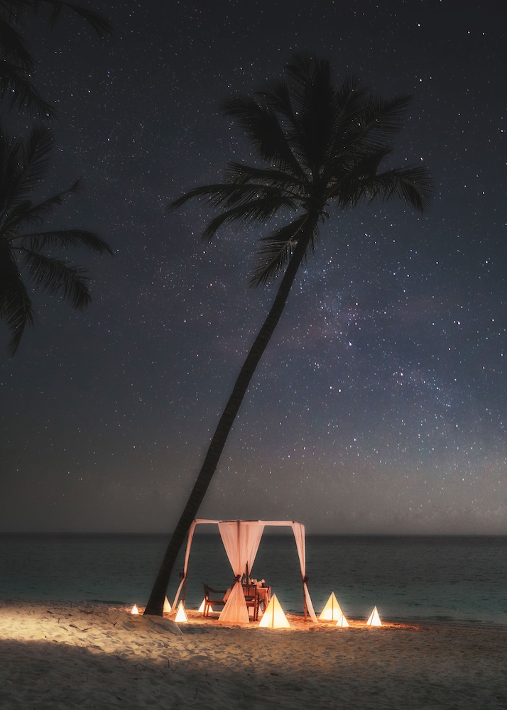 Furaveri Maldives 62/67