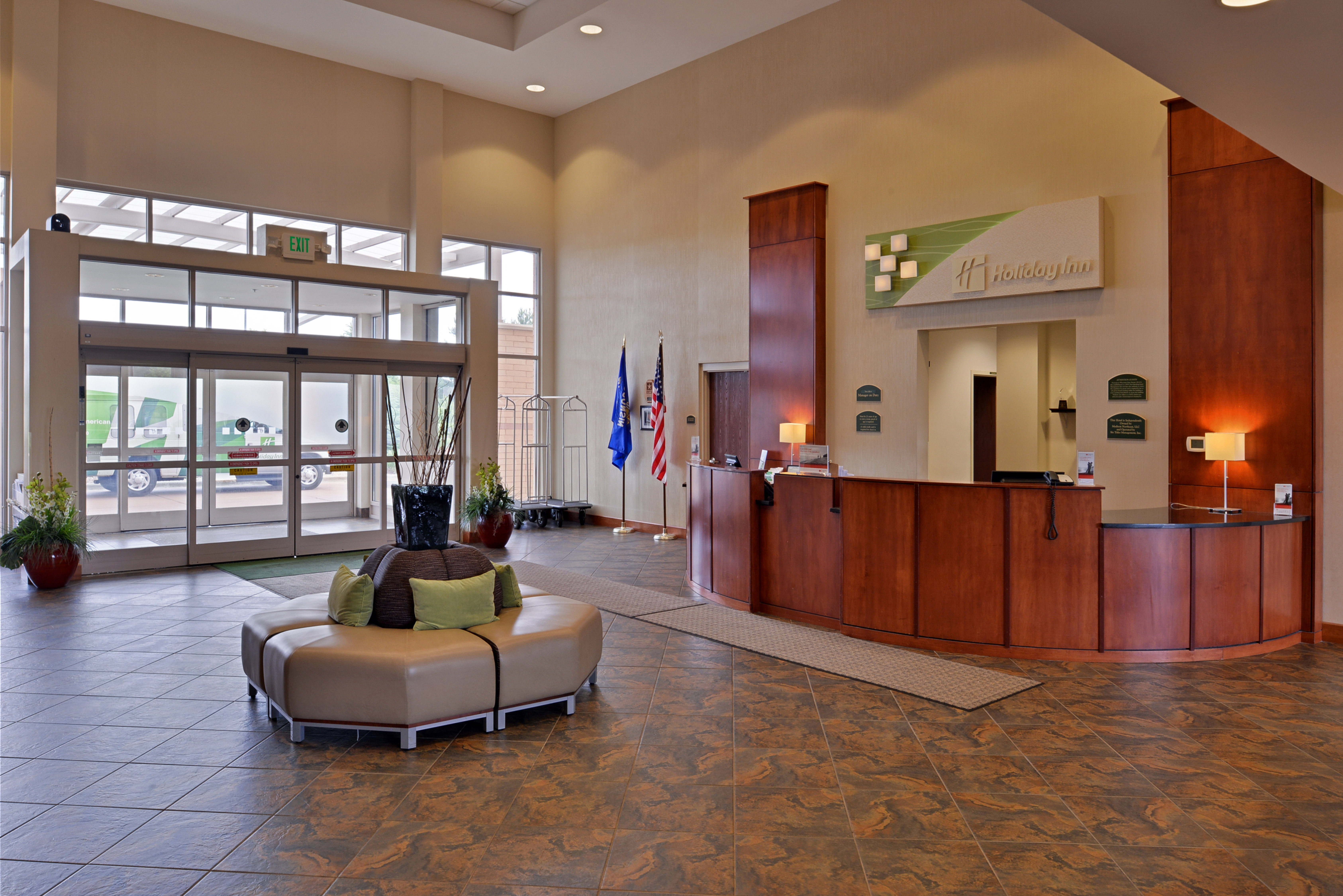 Holiday Inn Madison At The American Center 11/76