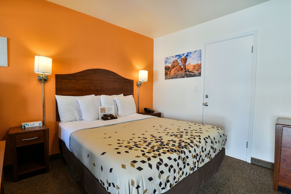 Adventure Inn & Motel 14/43