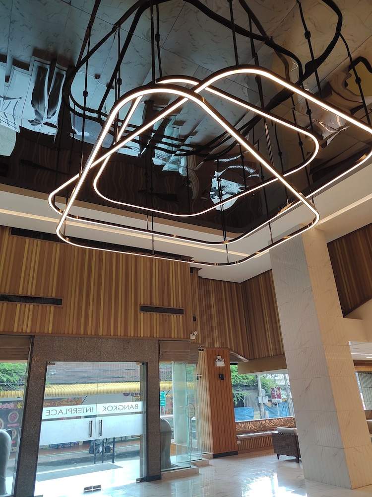 Bangkok Inter Place Hotel 47/72