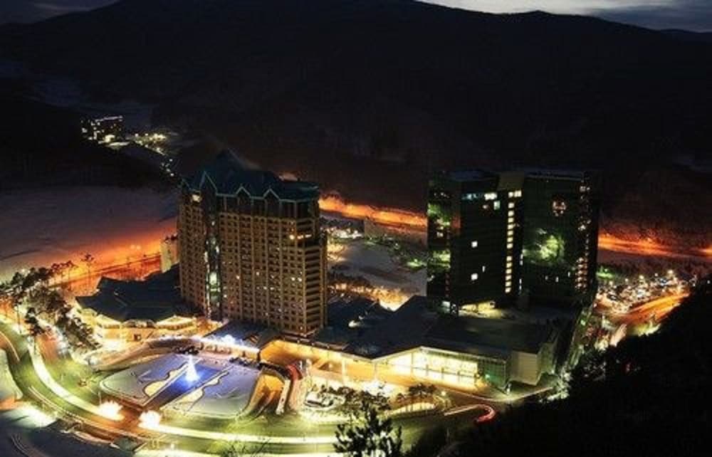 High1 Grand Hotel Main Tower (Ex Kangwonland Hotel) 2/46