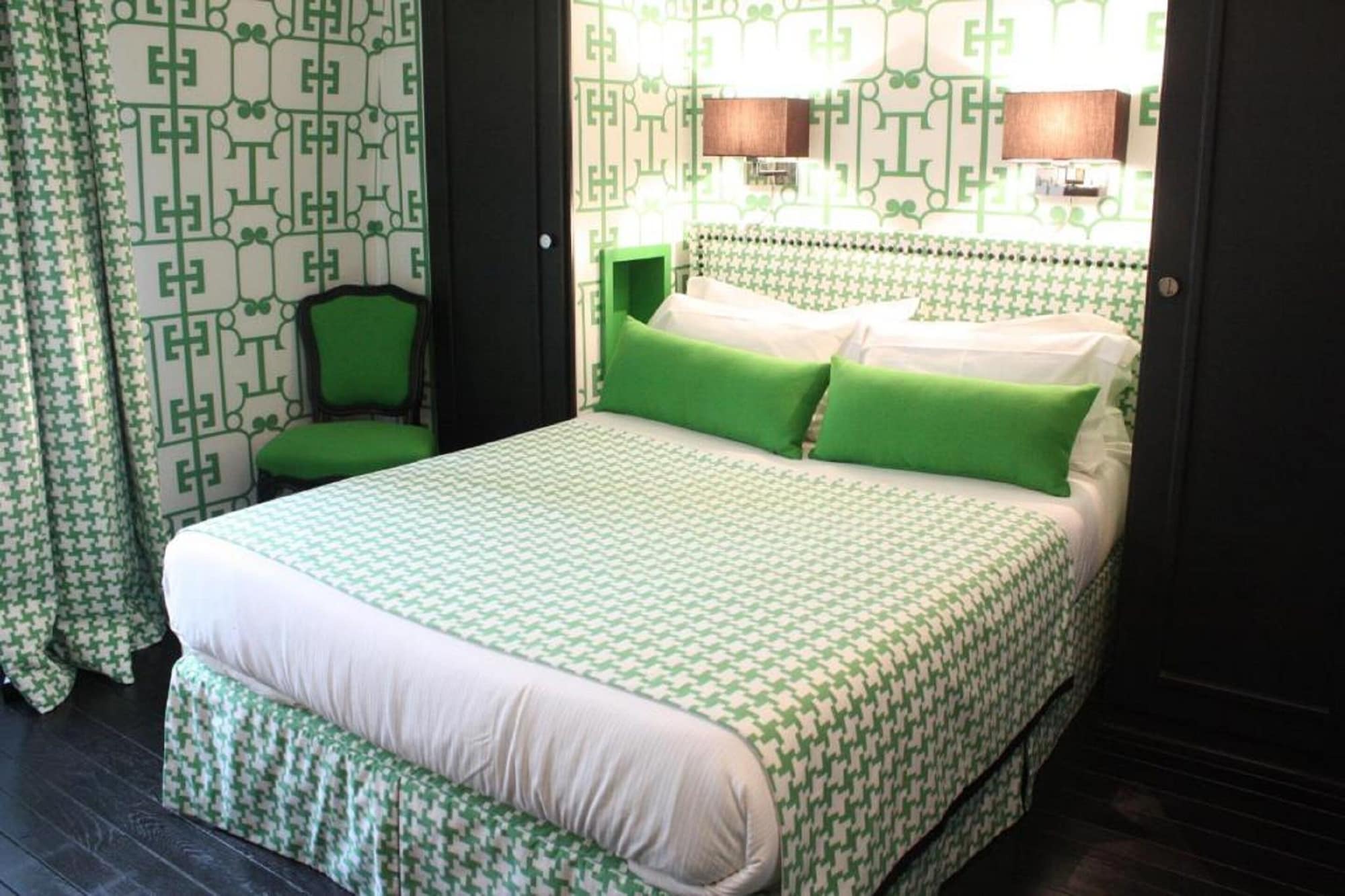 2 BEDROOMS, FAMILY
