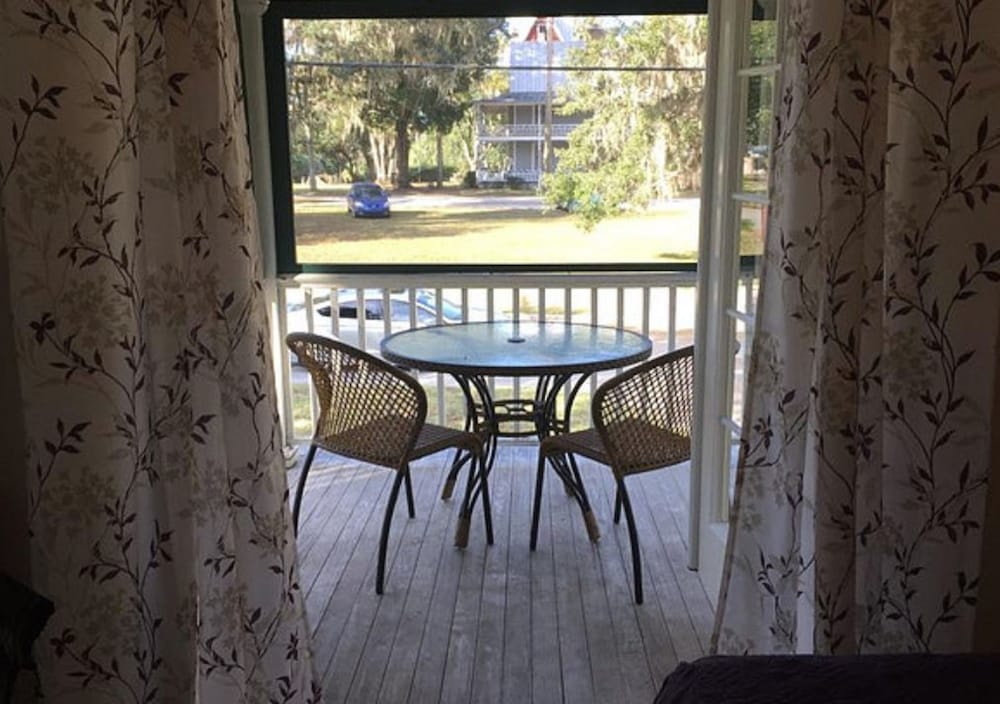 Dolan House B&B 16/20