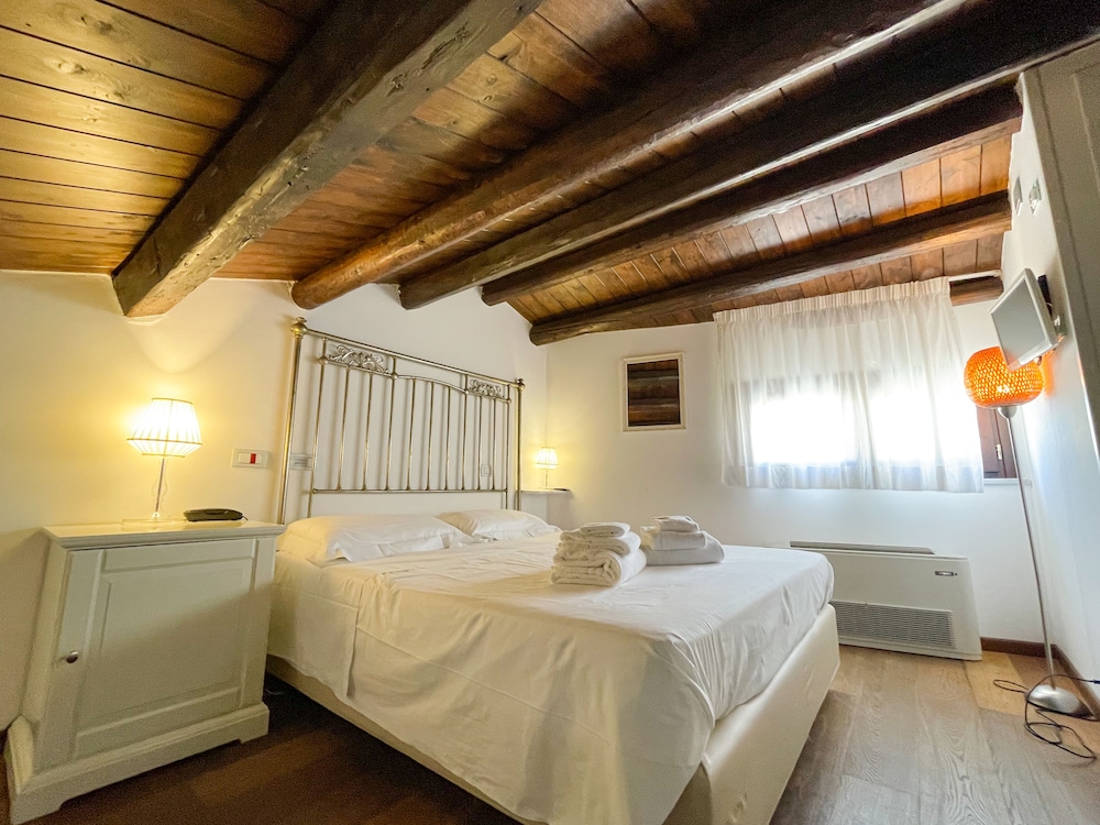 La Plumeria Hotel 7/55