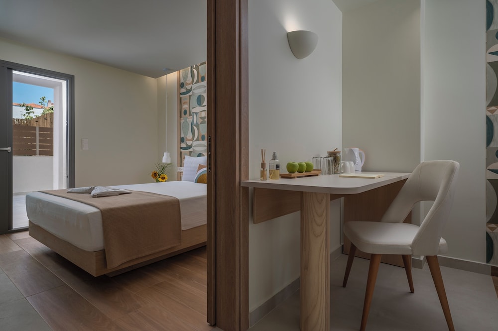 Sandy Seaside Suites 27/66