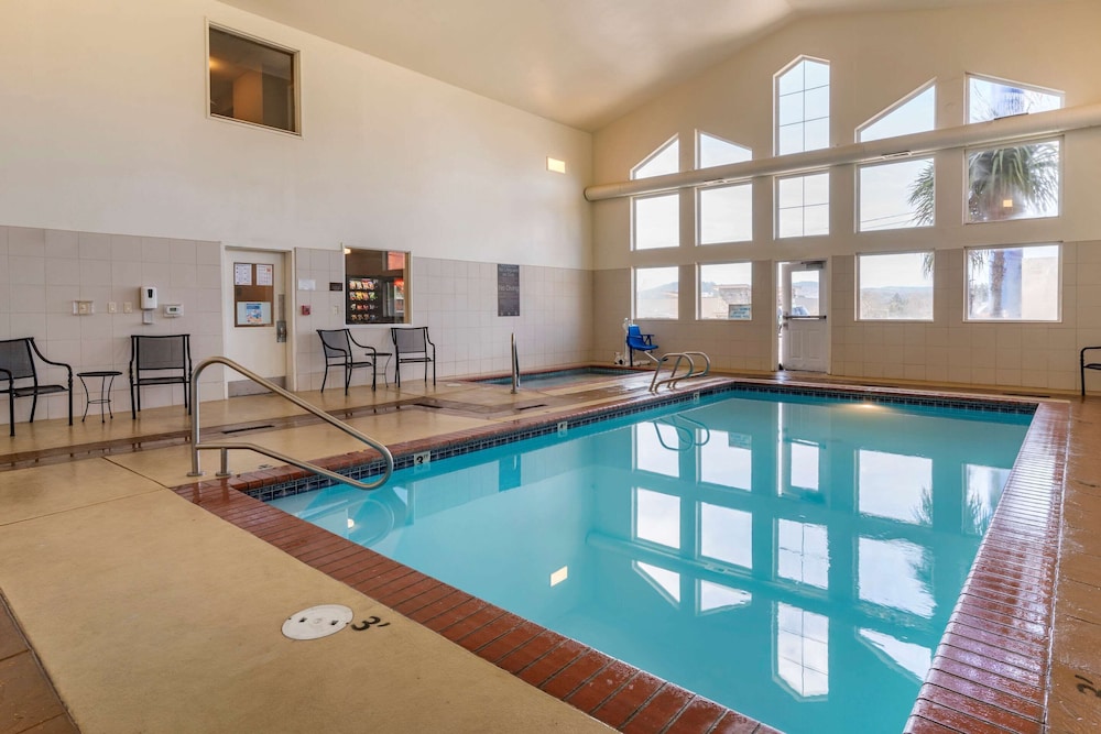 swimming pool spa