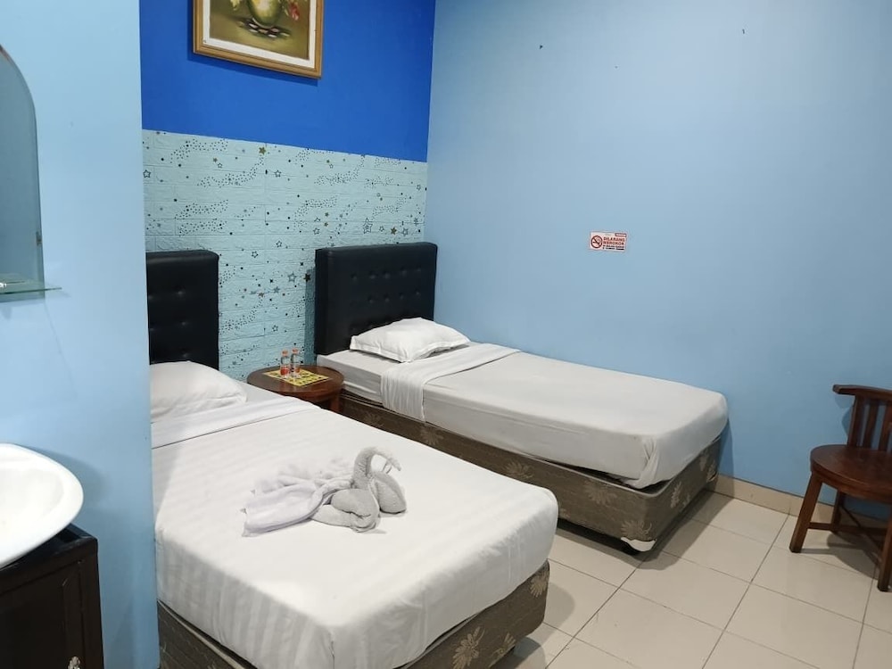 Hotel O Guest House Amalia Malang 16/52