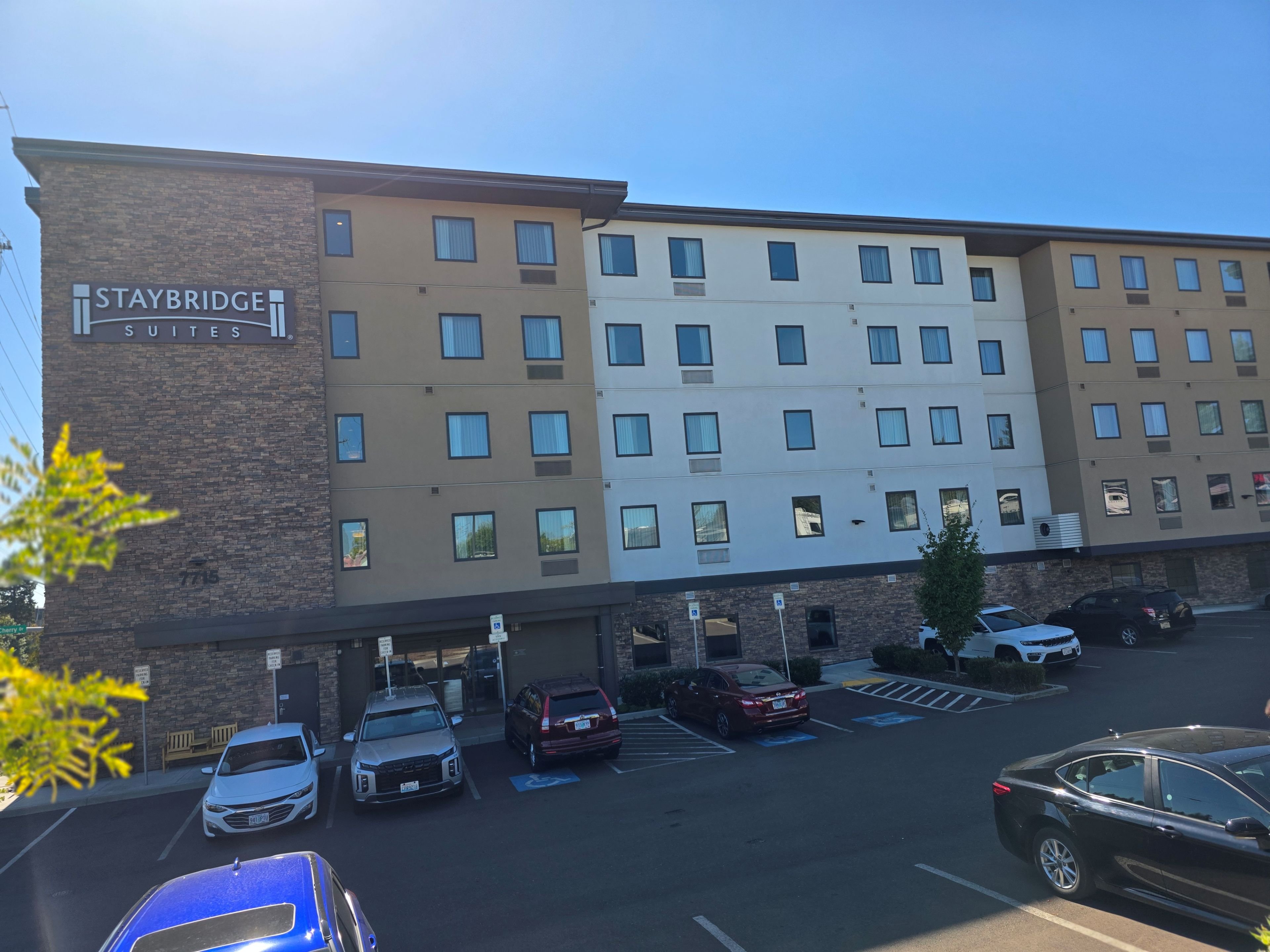 Staybridge Suites Hillsboro South 71/76