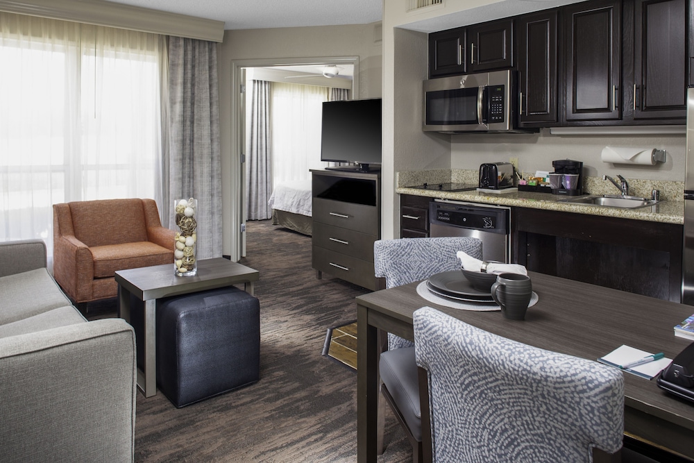 Homewood Suites Dallas Addison 18/37