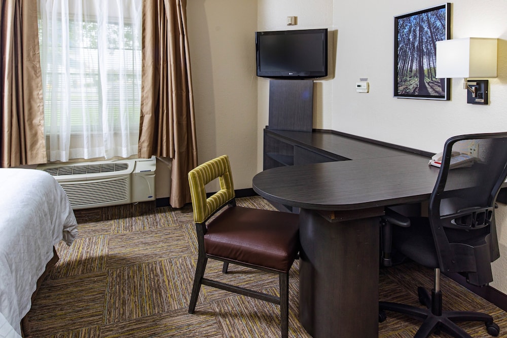 Candlewood Suites Appleton 32/38