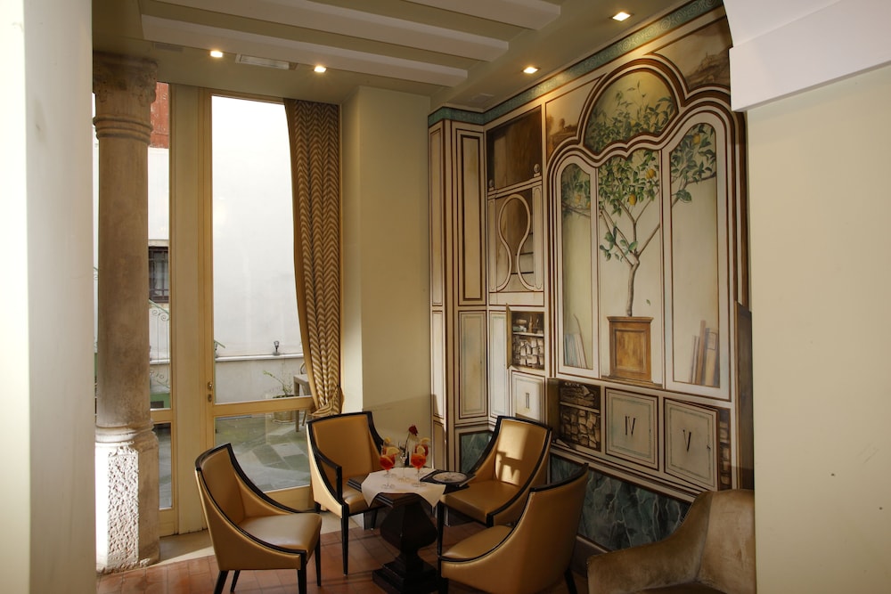 Hotel Dei Dragomanni 37/50
