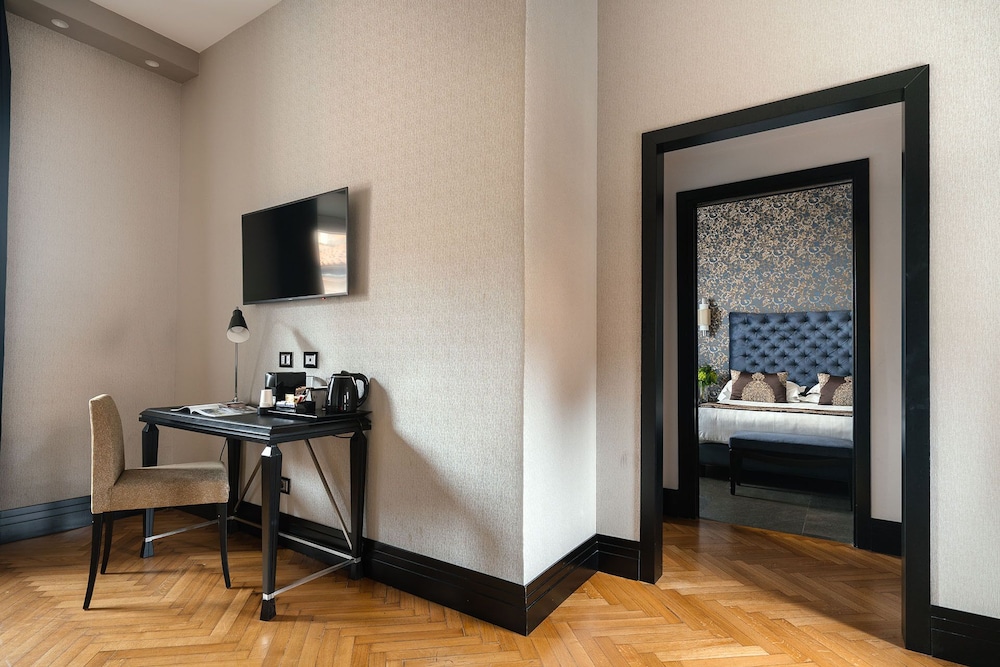 Unica Suite Rome 46/63