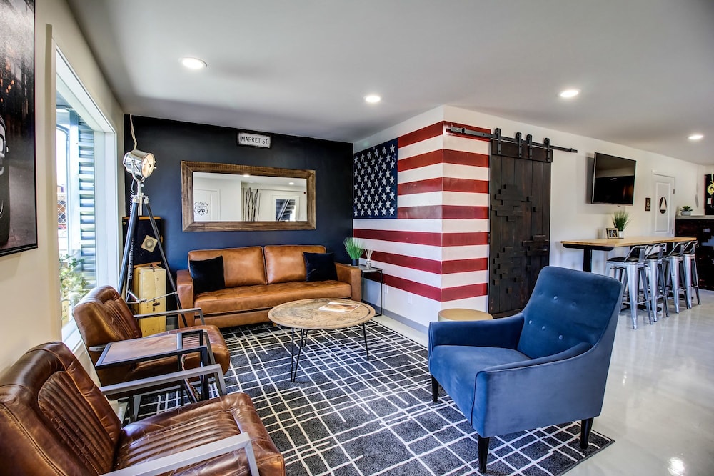Americana Modern Hotel 29/38