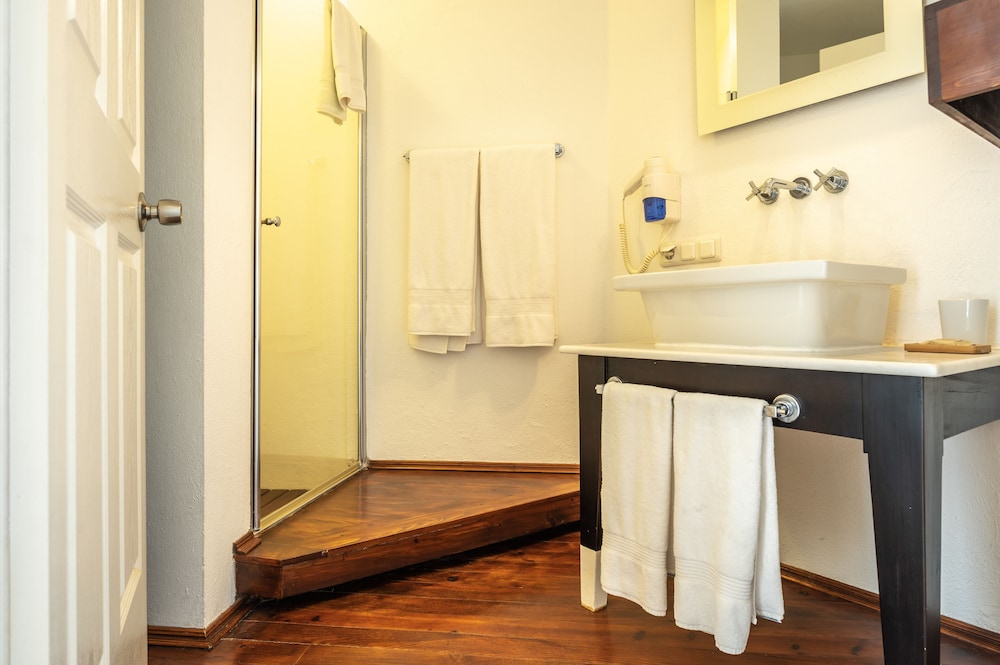 4reasons Hotel And Bistro 35/76