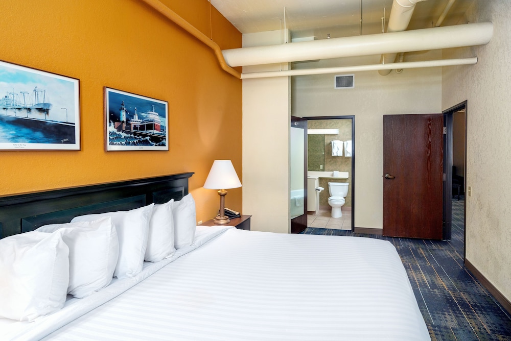 The Suites Hotel at Waterfront Plaza 13/50