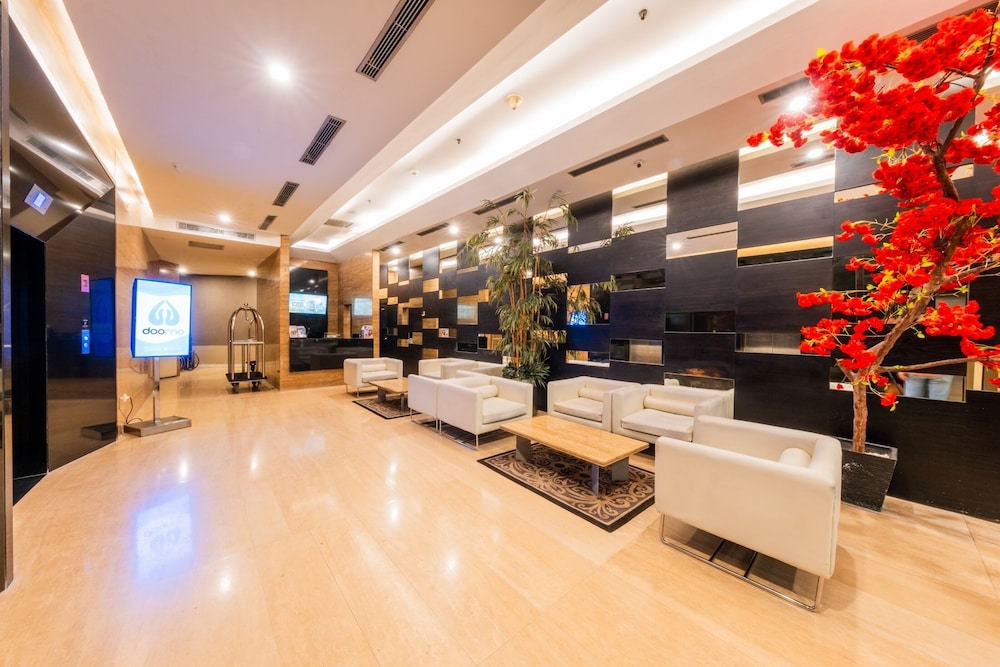 Grand Jatra Hotel 7/70