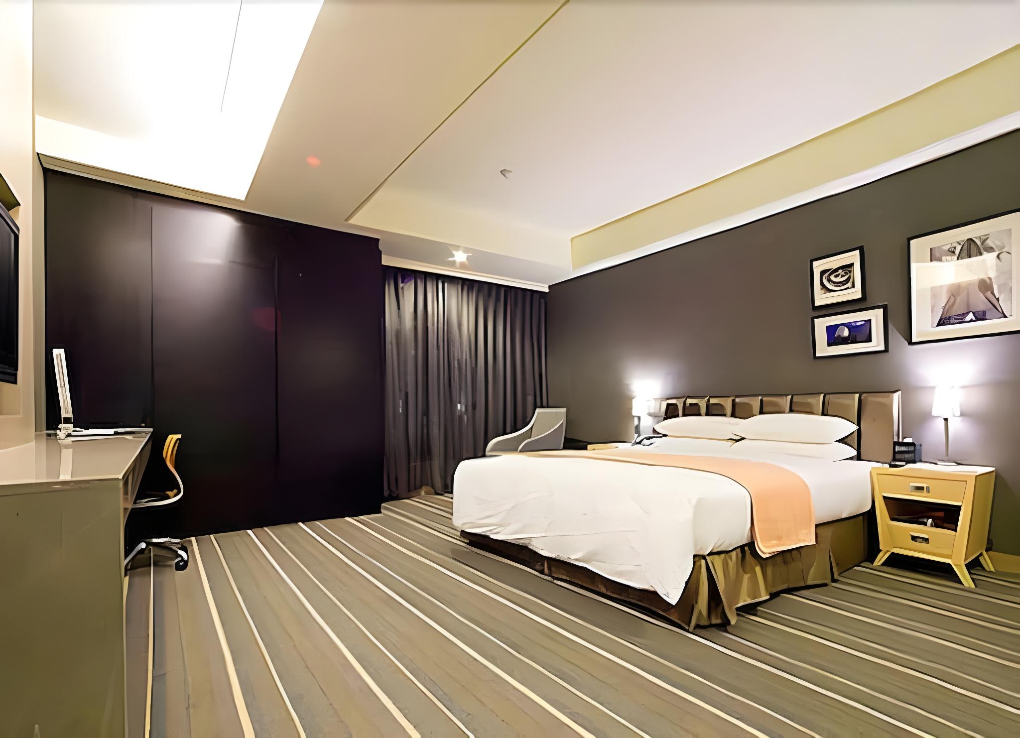 Chic, Superior, Suite, King Bed