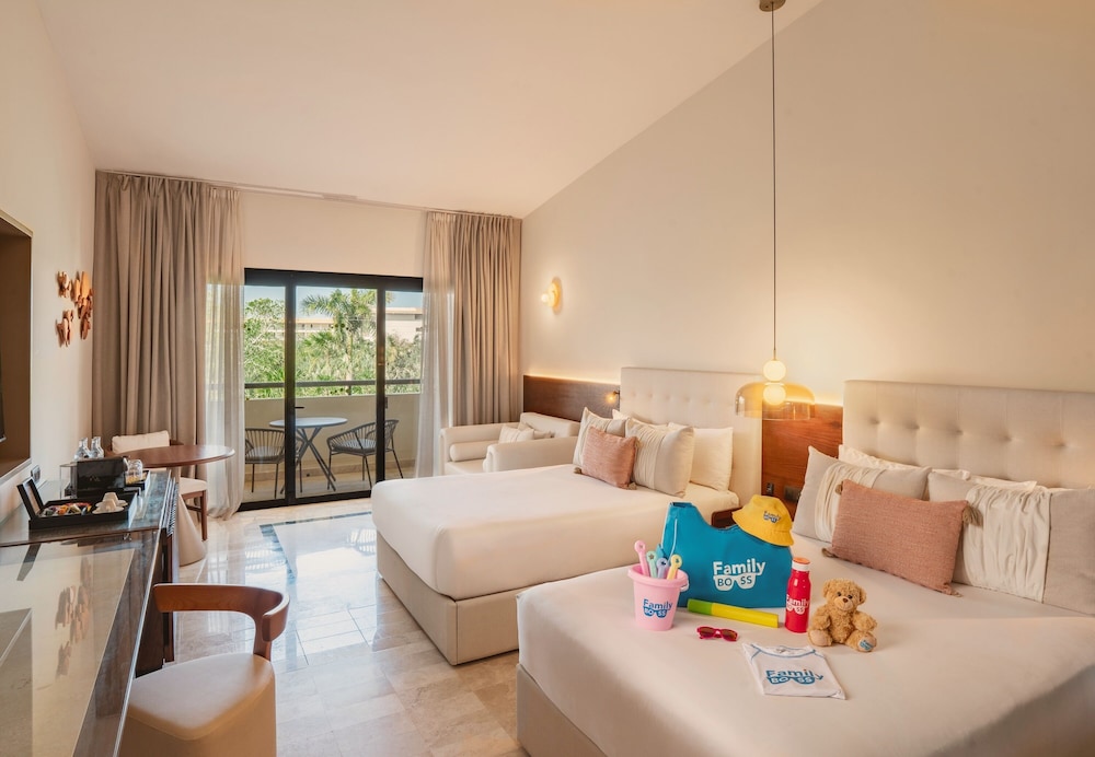 Family Selection At Grand Palladium Kantenah Resort & Spa 14/50
