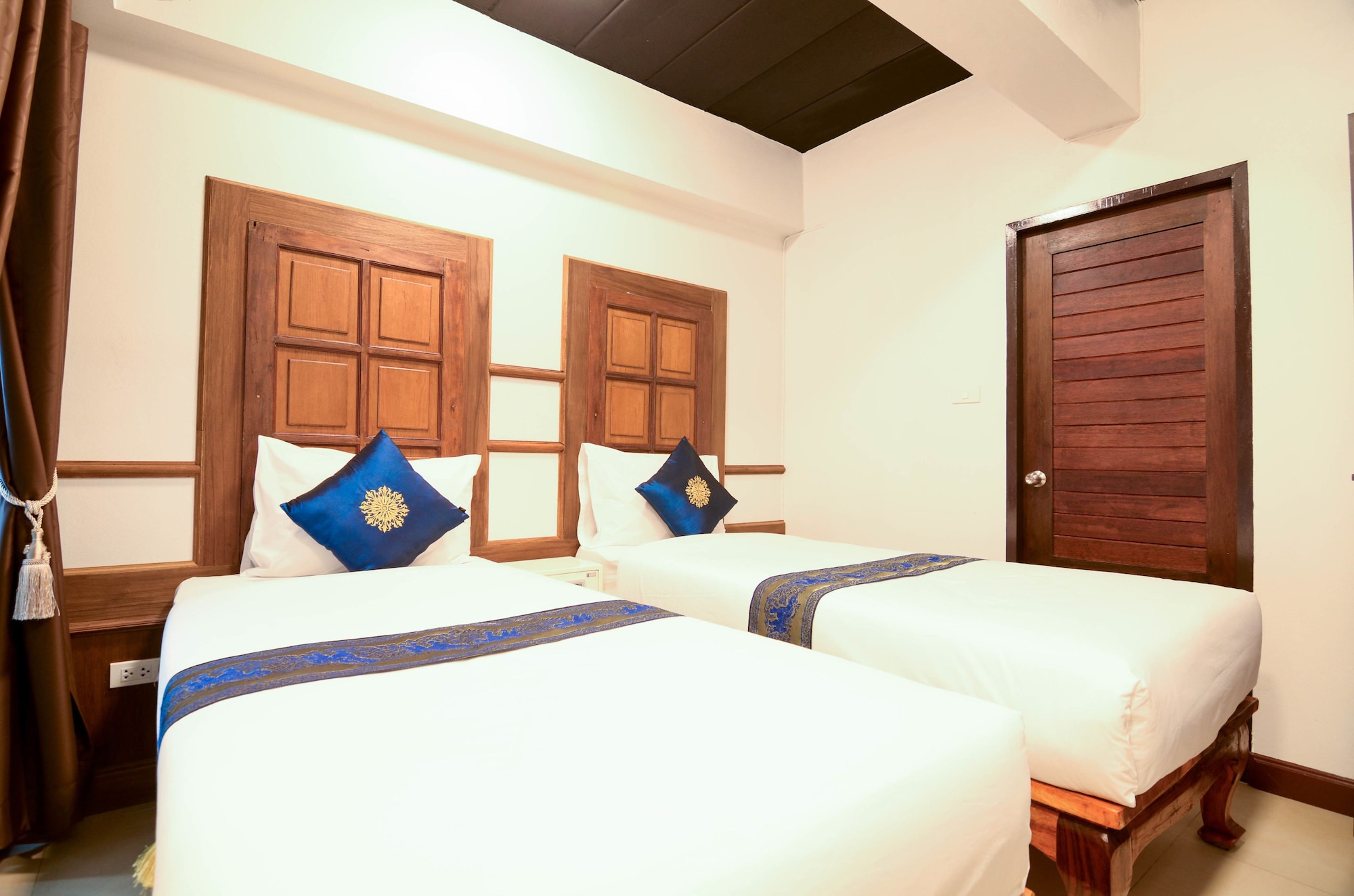 SUPERIOR, TWIN BEDS