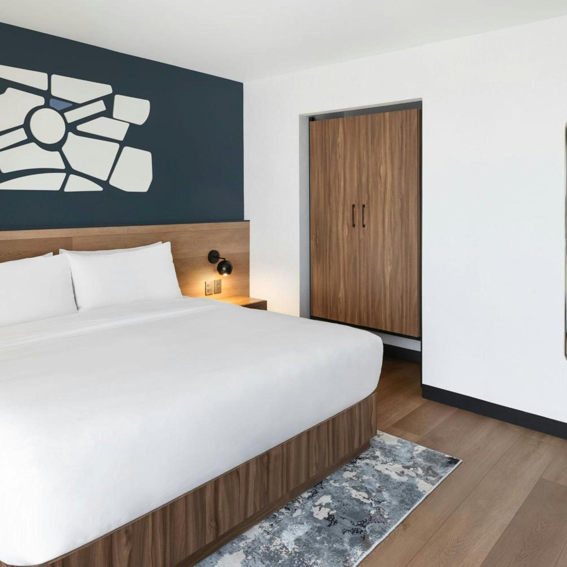 1 Bedroom, Master, Executive, Suite, King Bed, Sofa