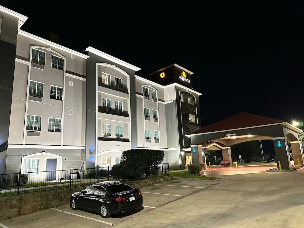 La Quinta Inn & Suites by Wyndham Fort Worth - Lake Worth 43/50