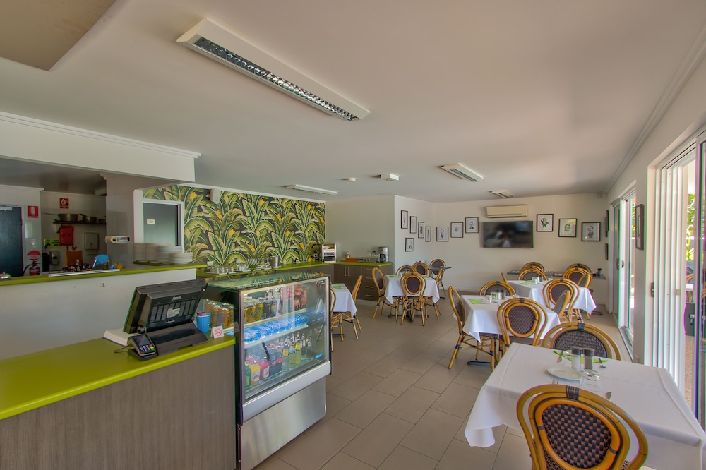 Mackay Oceanside Central Hotel 34/51