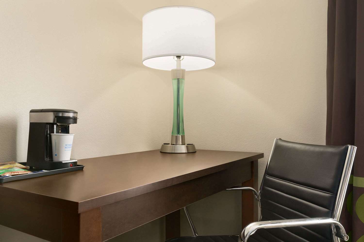 Super 8 by Wyndham Ajax/Toronto On 24/47