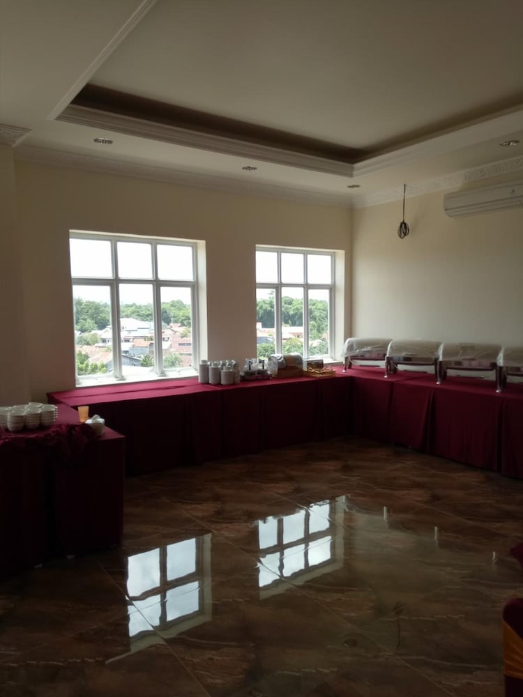 Grand Town Hotel Mandai 16/29