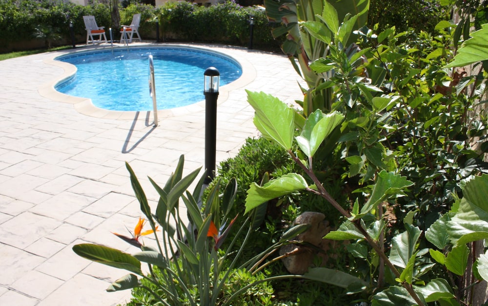Vineland Holiday Villas 36/48
