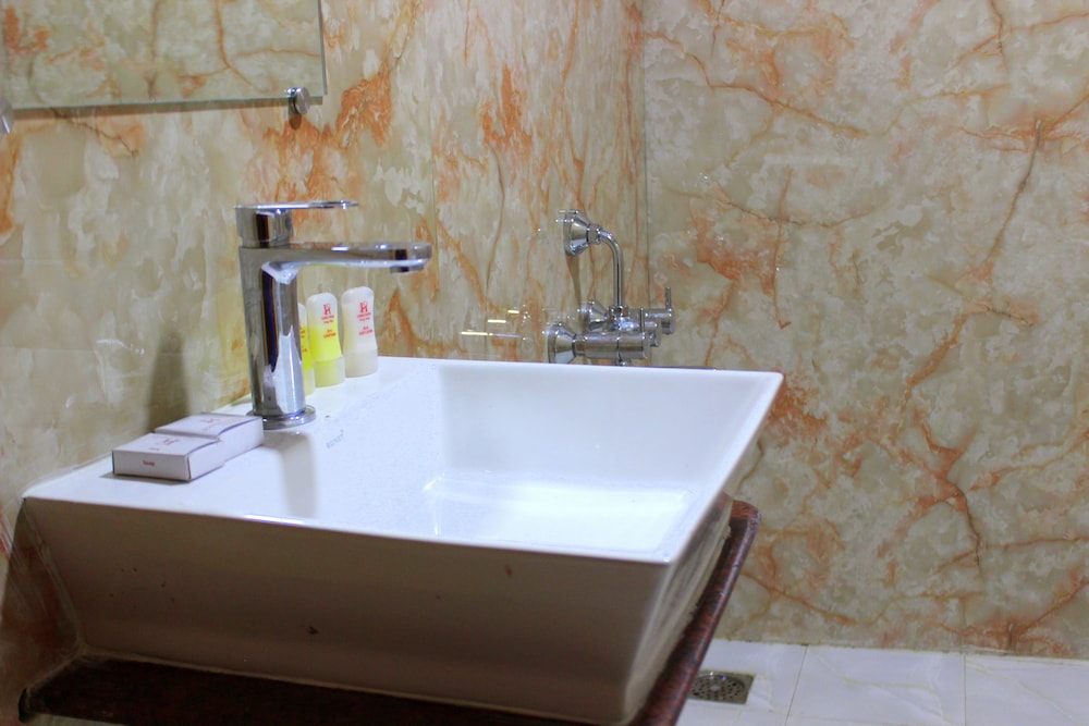 Hotel Toppers Corner Mount Abu 65/67