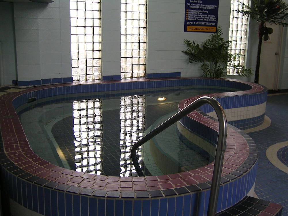 Travelodge By Wyndham Lloydminster 3/33