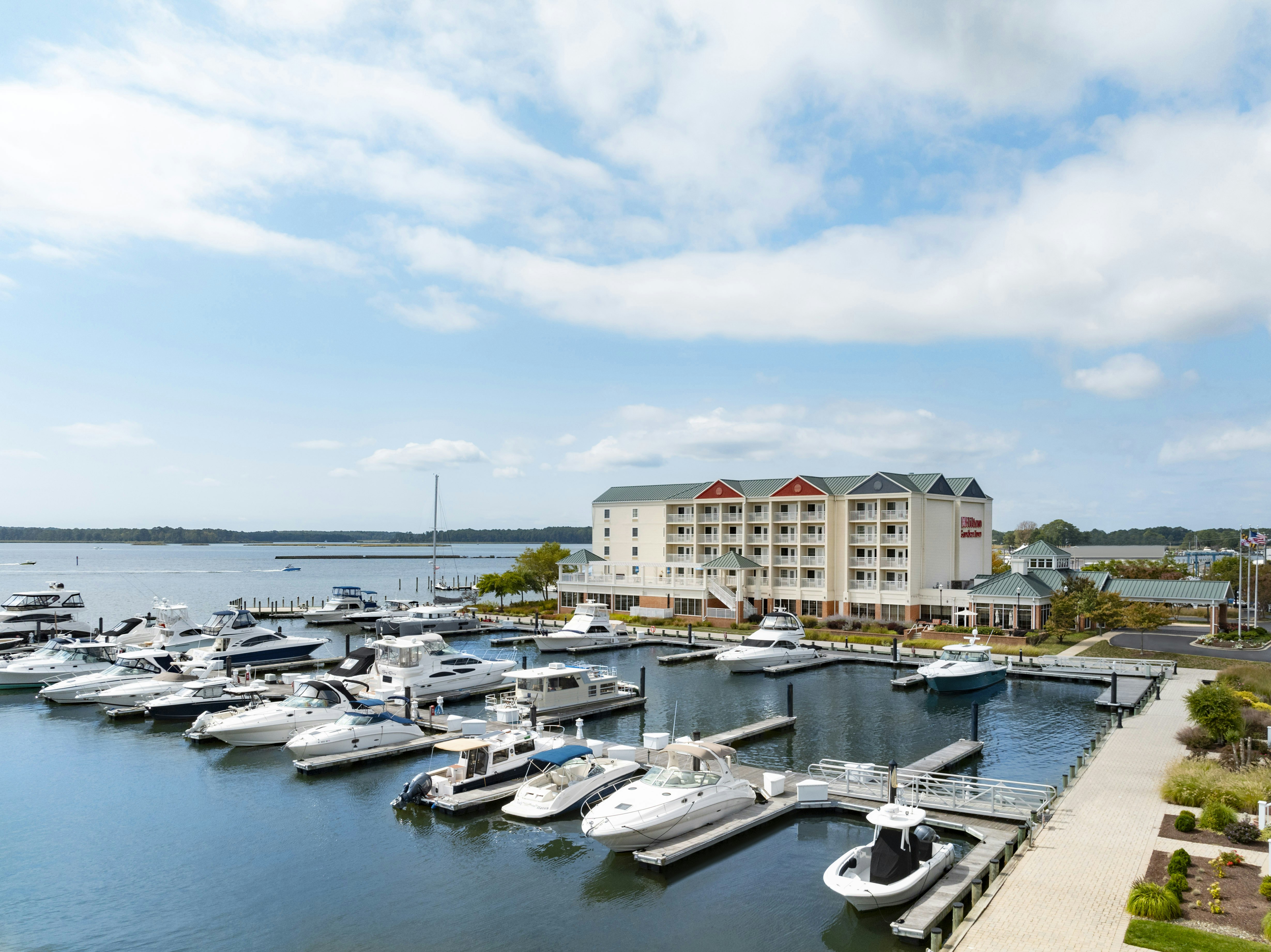 Hilton Garden Inn Kent Island Marina 50/51