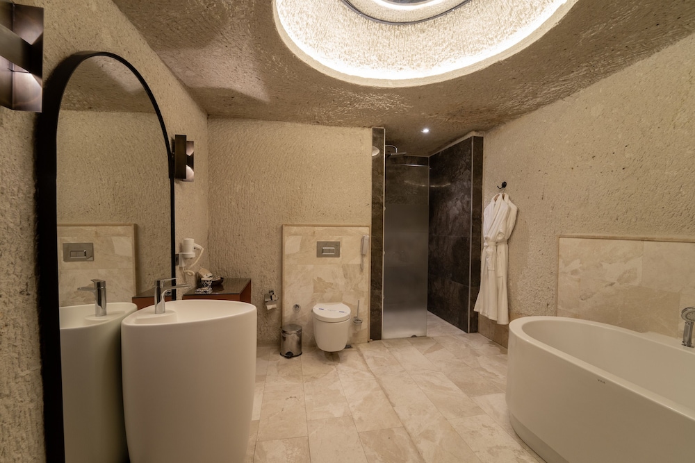 Artemis Cave Suites 59/64
