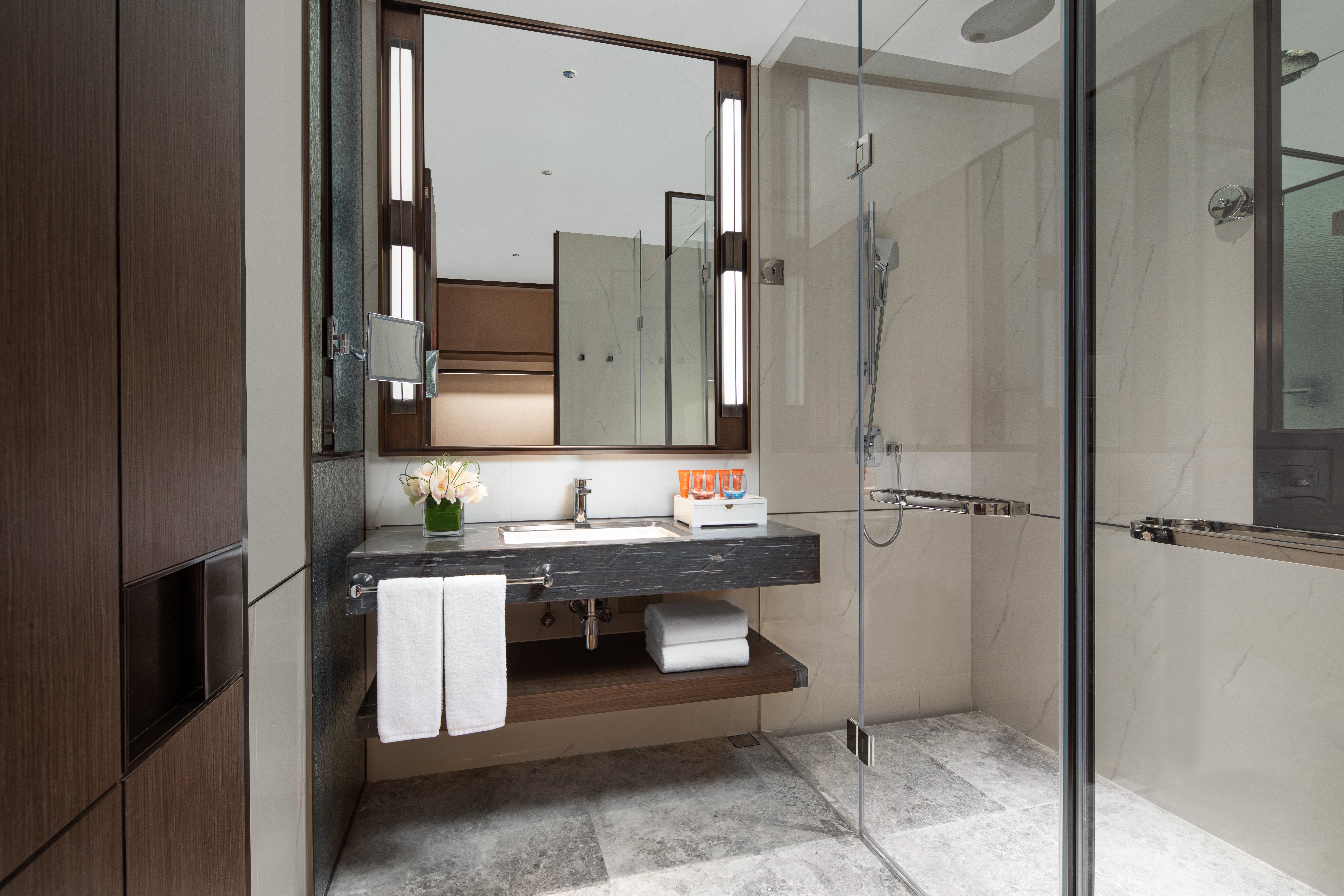 Crowne Plaza Shanghai Hongqiao 49/50