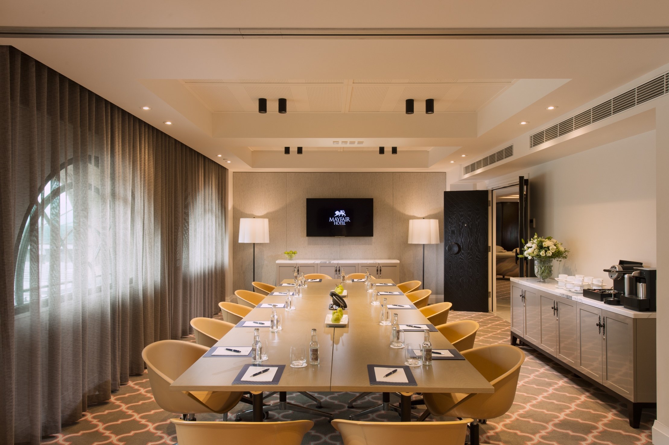 Mayfair Hotel 57/66
