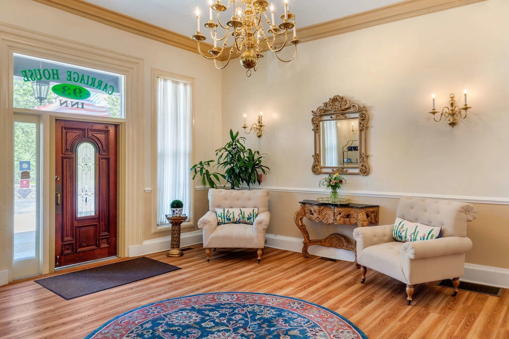 The Carriage House Inn Newport 33/44