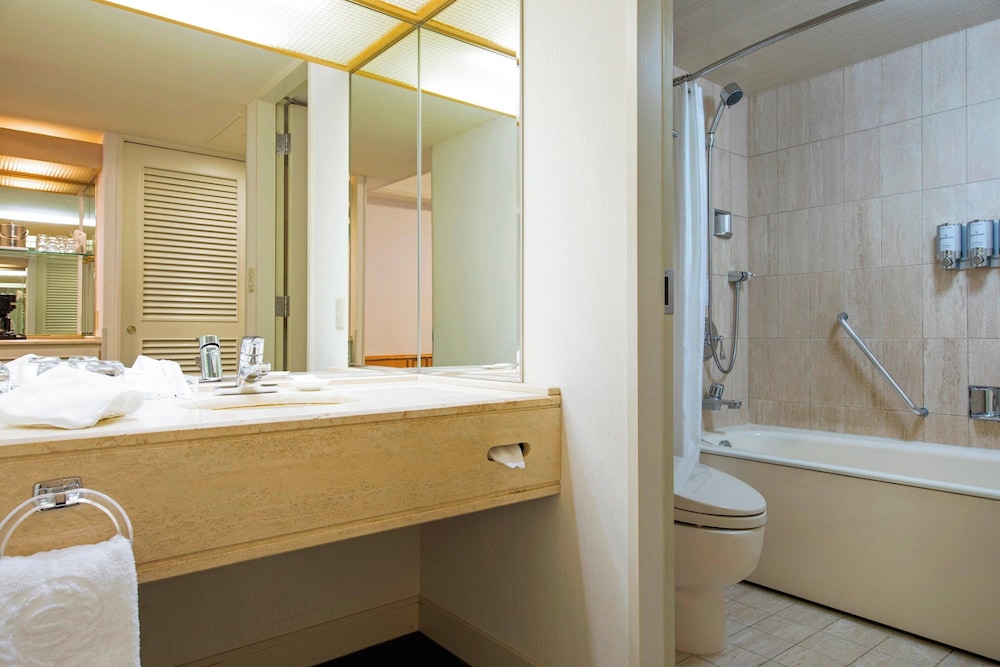 Standard, Multiple Beds, Balcony, Sheraton Grande Tokyo Bay Hotel 4/5