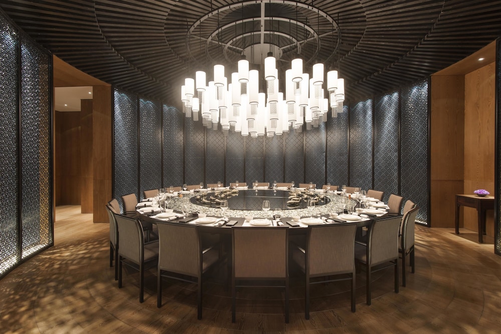 Hyatt Regency Wuhan Optics Valley 42/57