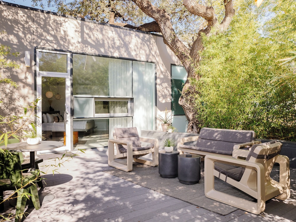 Frame Hotel - Treehouse (formerly Kimber Modern) 27/46