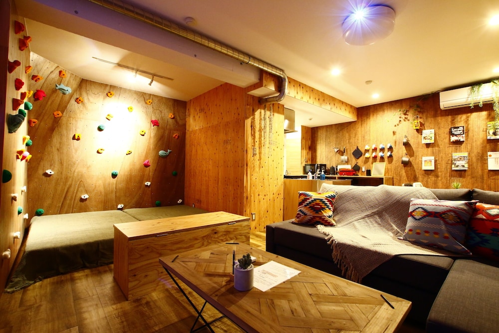 365Base Outdoor Hostel 5/55