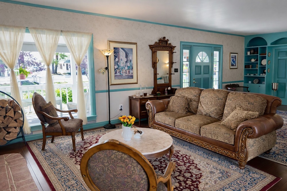 The Bidwell House 31/50