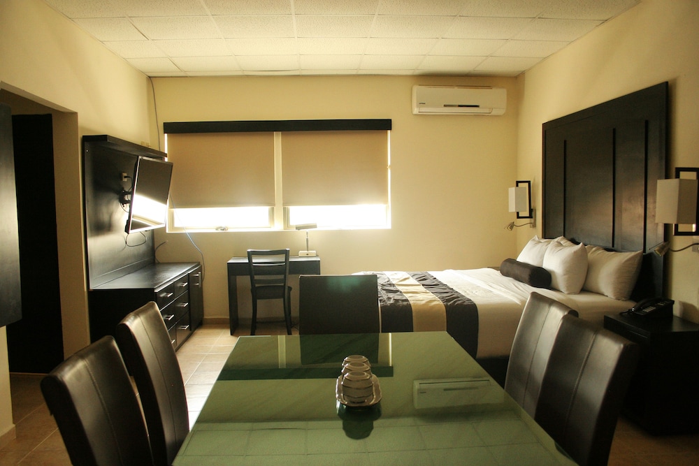 Hotel El Camino Inn and Suites 26/50