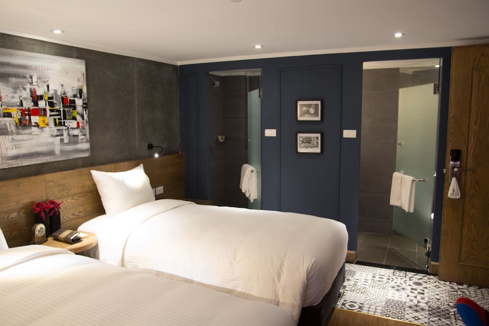 Bespoke Trendy Hotel Hanoi 14/50