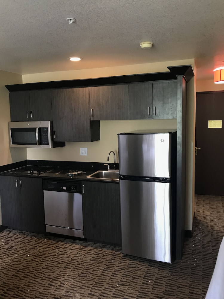 Hawthorn Suites by Wyndham Las Vegas/Henderson 2/28