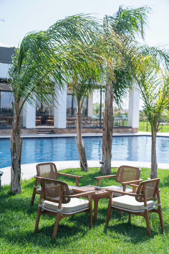 Grand Sapphire Resort 48/50