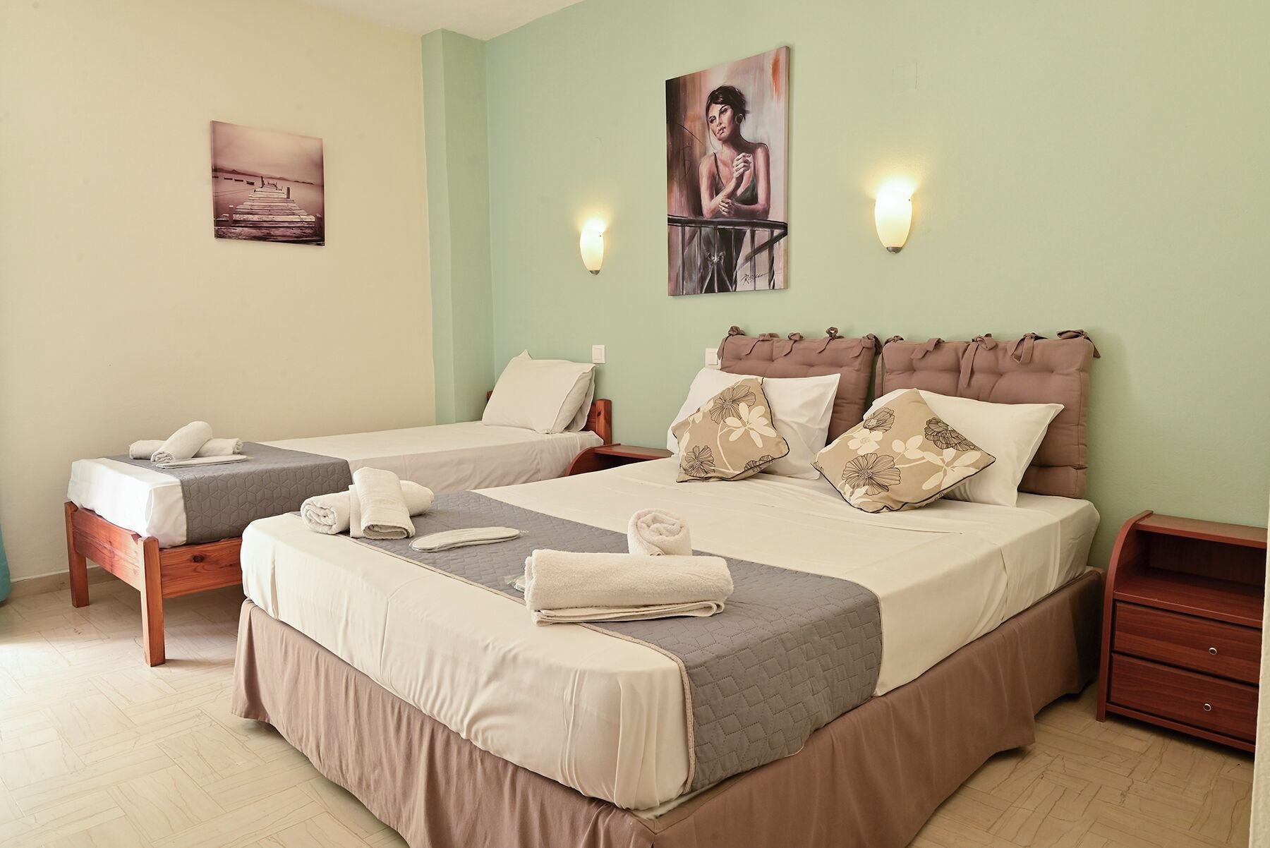 1 BEDROOM, ECONOMY, TRIPLE, PATIO