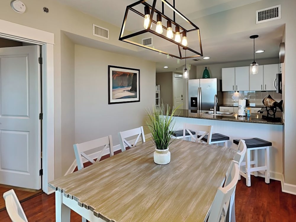 Grand Panama Beach Resort by Emerald View Resorts 69/77