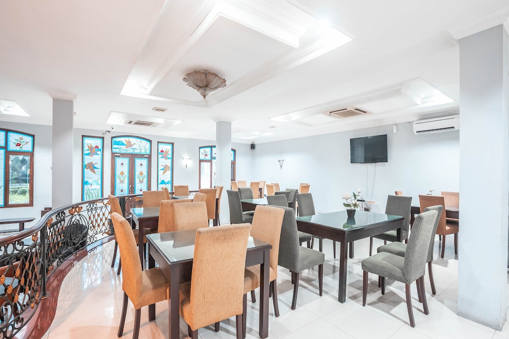 OYO 686 Bunga Karang Hotel 32/46