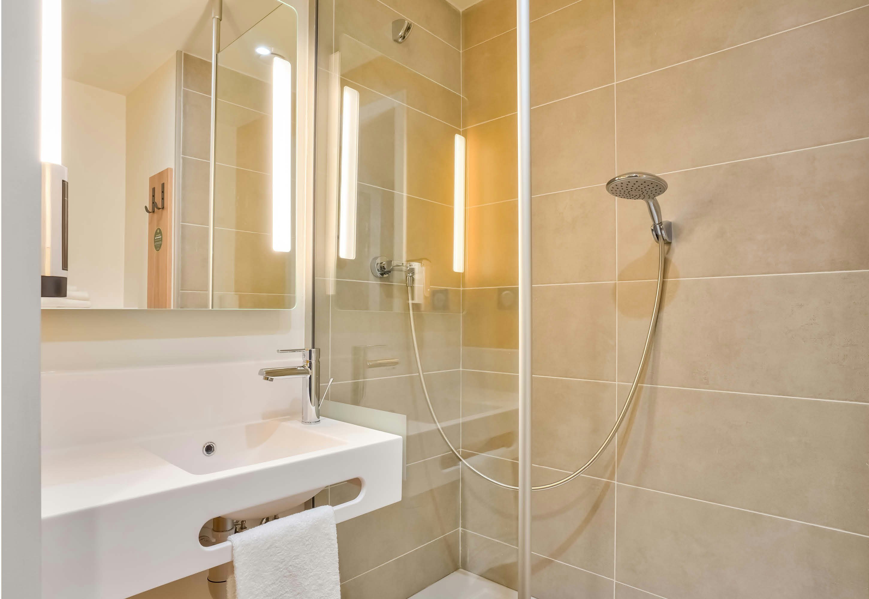 B&B HOTEL Paris Porte d Orleans 49/49