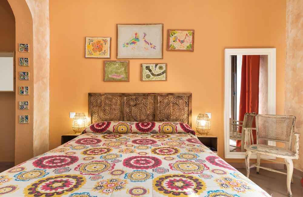Artistic B and B 11/50